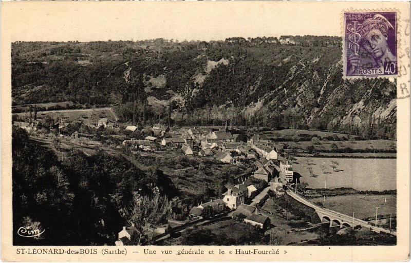 Carte postale ancienne St Leonard des Bois vue generale