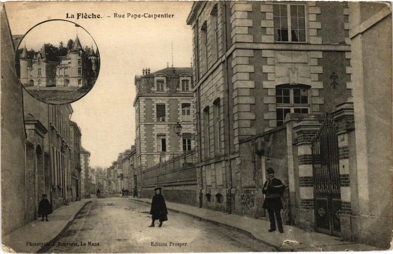 Carte postale ancienne La Fleche Rue Pape Carpentier