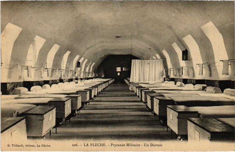 Carte postale ancienne La Fleche Prytanee Militaire un Dortoir