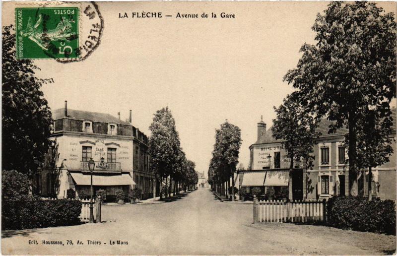 Carte postale ancienne La Fleche Prytanee Militaire Batiment de l'Etat Major