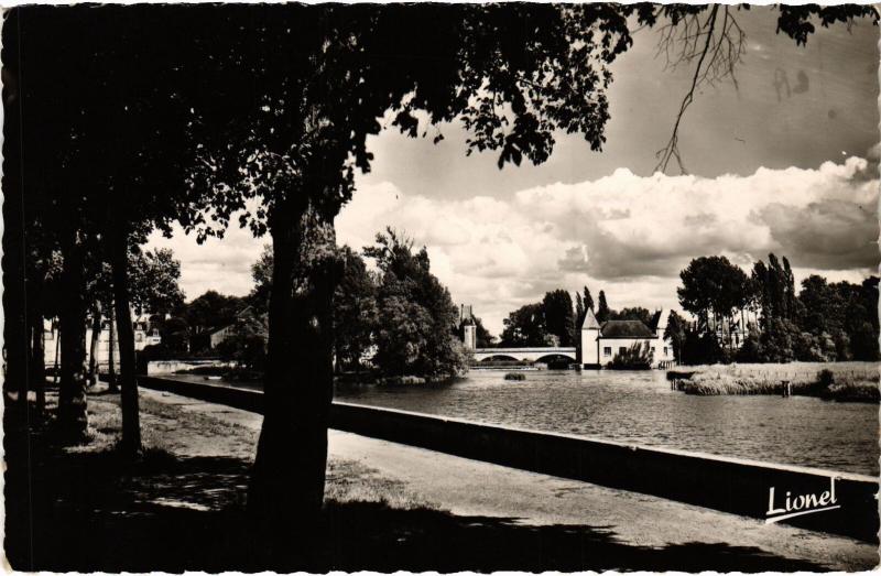 Carte postale ancienne La Fleche vue sur le Loir