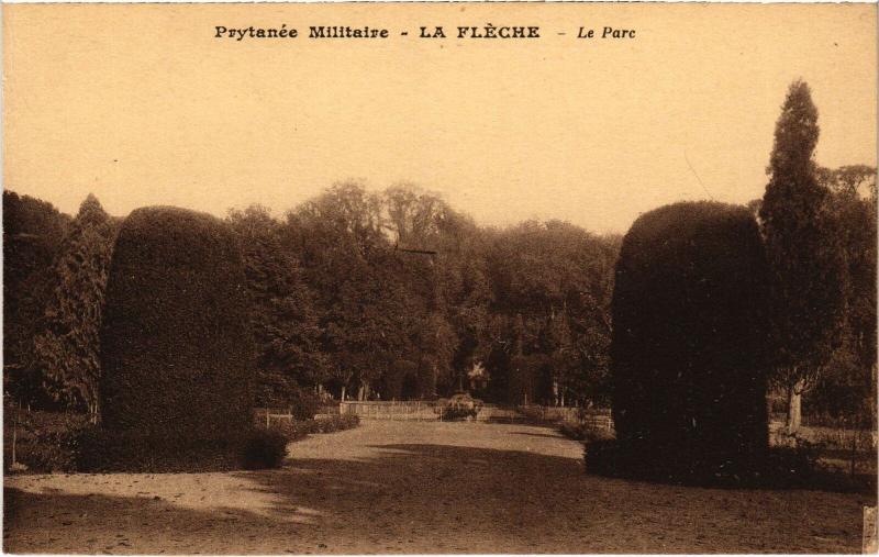 Carte postale ancienne La Fleche Avenue de la Gare