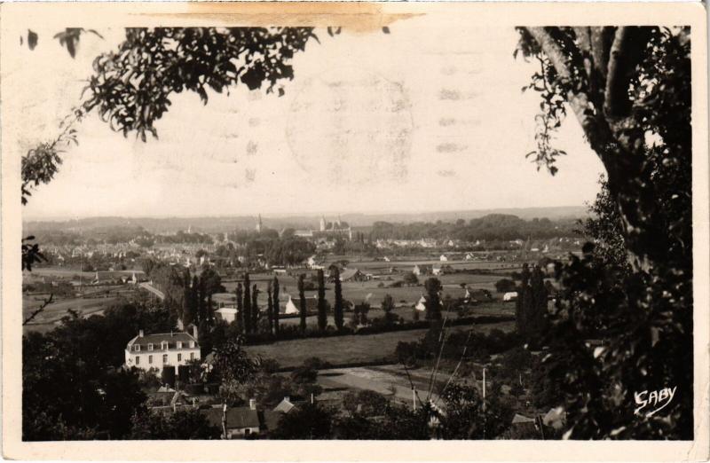 Carte postale ancienne La Fleche Monument aux Morts