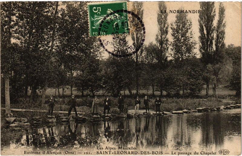 Carte postale ancienne St Leonard des Bois passage du Chapelet