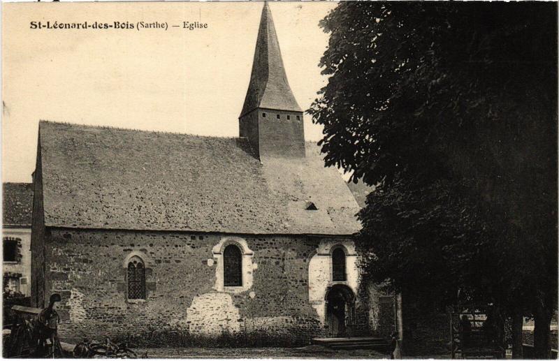 Carte postale ancienne St Leonard des Bois Eglise