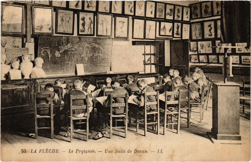 Carte postale ancienne La Fleche Prytanee une salle de Dessin
