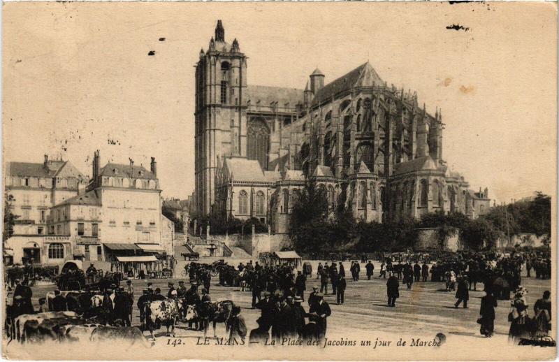 Carte postale ancienne Le Mans Place des Jacobins un jour de Marche au Mans