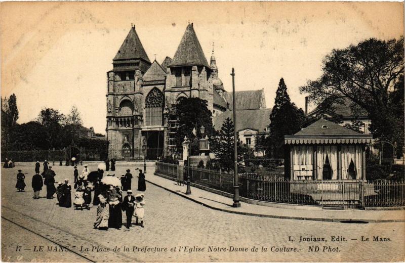 Carte postale ancienne Le Mans Place de la Prefecture au Mans