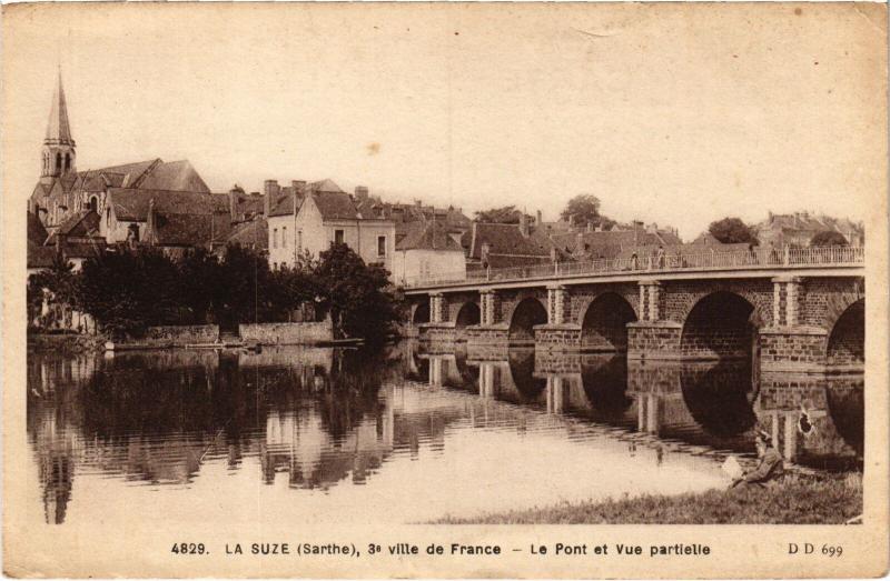 Carte postale ancienne La Suze Pont et vue partielle