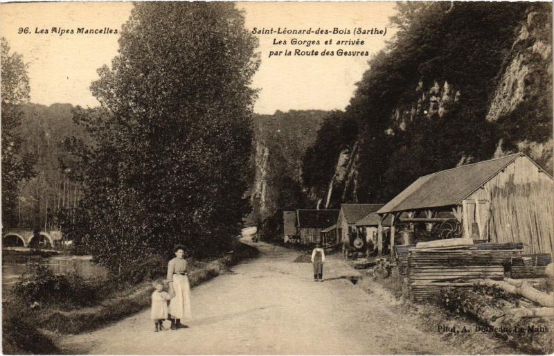 Carte postale ancienne St Leonard des Bois les gorges