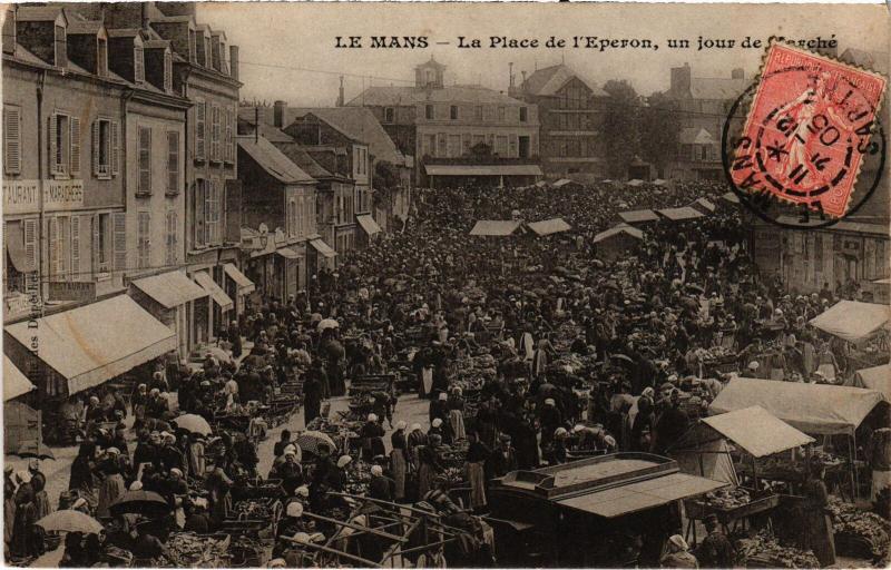 Carte postale ancienne Le Mans Place de l'Eperon au Mans