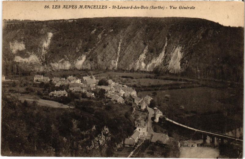 Carte postale ancienne St Leonard des Bois vue generale