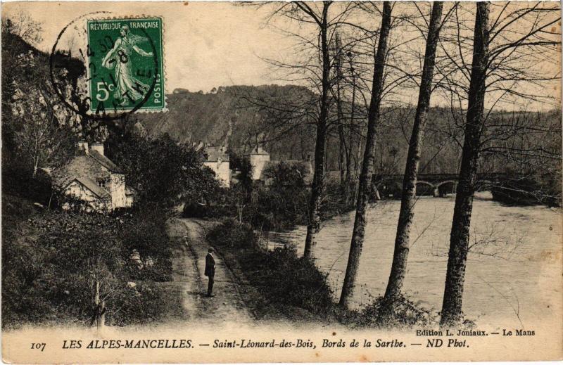 Carte postale ancienne St Leonard des Bois bords de la Sarthe