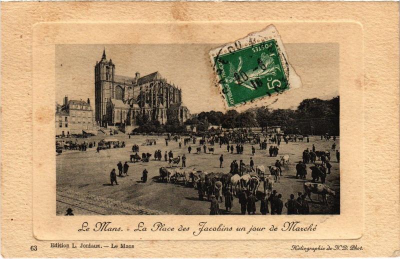 Carte postale ancienne Le Mans Place des Jacobins un jour de Marche au Mans