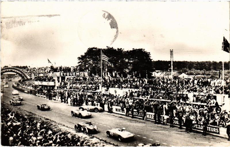 Carte postale ancienne Le Mans le passage devant les Tribunes au Mans