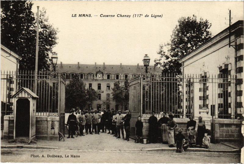 Carte postale ancienne Le Mans Caserne Chanzy au Mans