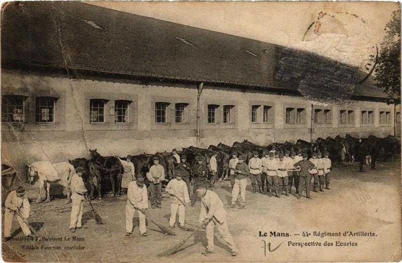 Carte postale ancienne Le Mans 44e Regiment d'Artillerie au Mans