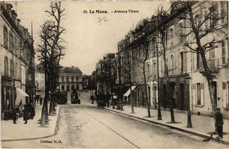 Carte postale ancienne Le Mans Avenue Thiers au Mans