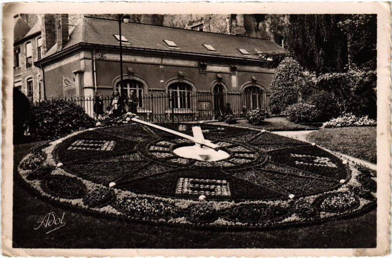 Carte postale ancienne Le Mans Horloge Florale au Mans