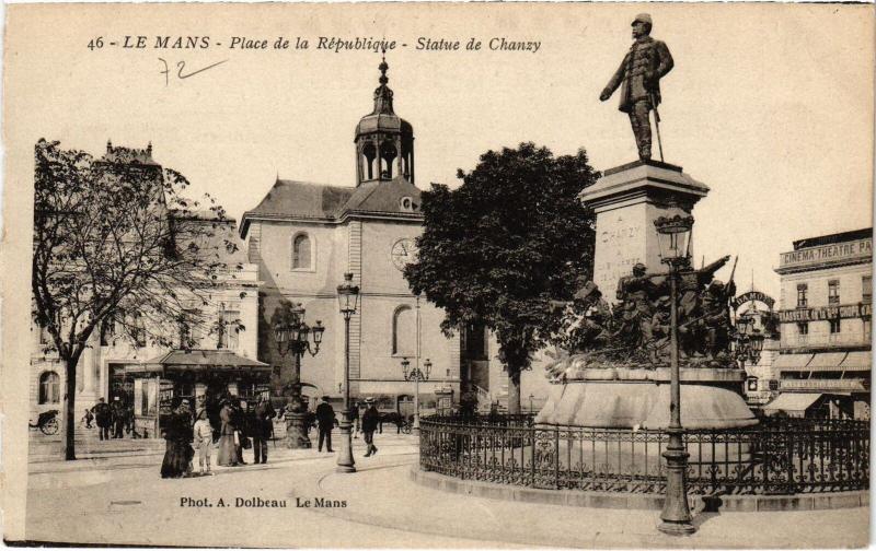 Carte postale ancienne Le Mans Place de la Republique au Mans