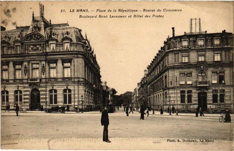 Carte postale ancienne Le Mans Place de la Republique au Mans