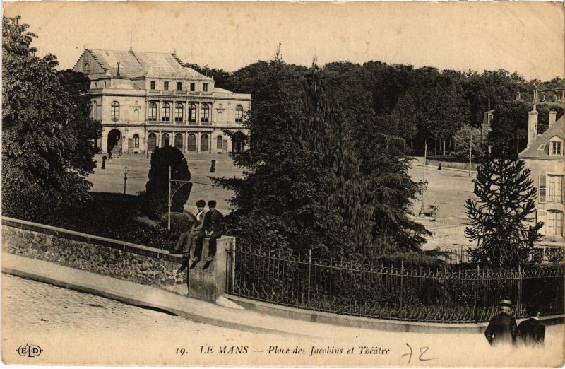 Carte postale ancienne Le Mans Place des Jacobins et le Theatre au Mans