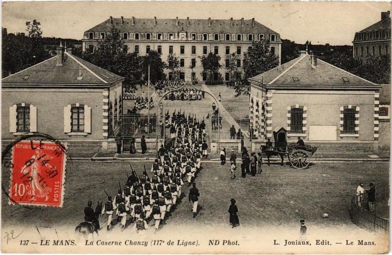 Carte postale ancienne Le Mans Caserne Chanzy au Mans