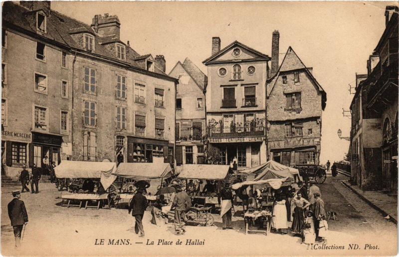 Carte postale ancienne Le Mans Place de Hallai au Mans
