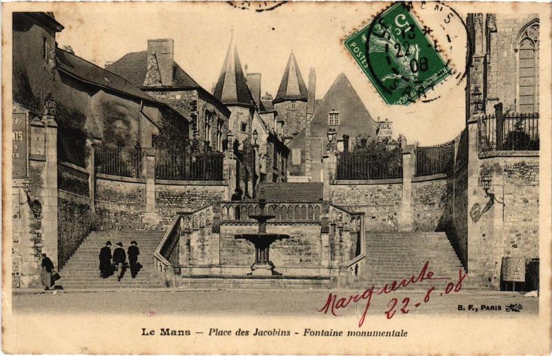 Carte postale ancienne Le Mans Place des Jacobins Fontaine monumentale au Mans