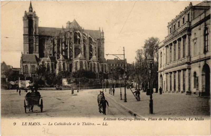 Carte postale ancienne Le Mans la Cathedrale et le Theatre au Mans