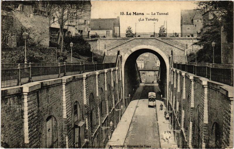 Carte postale ancienne Le Mans le Tunnel au Mans