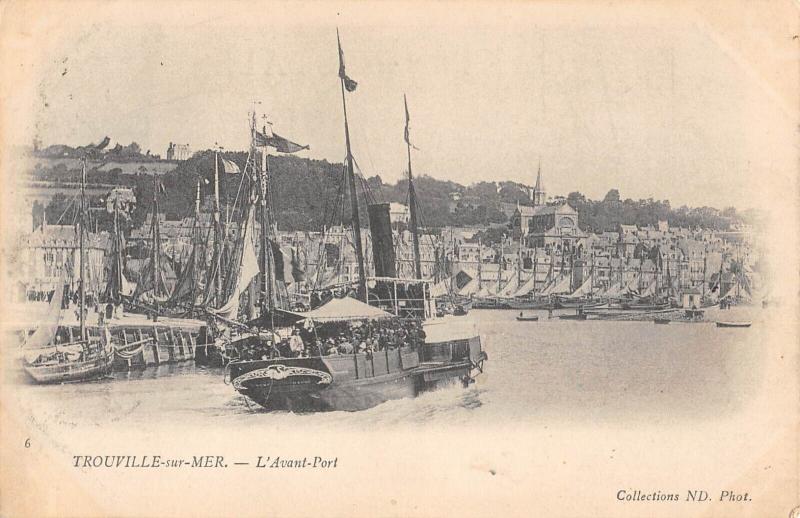 Carte postale ancienne Trouville Sur Mer - L'Avant Port à Trouville-sur-Mer
