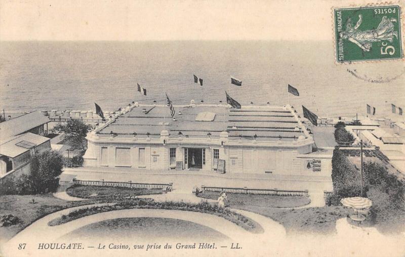 Carte postale ancienne Houlgate - Le Casino - Vue Prise Du Grand Hotel à Houlgate