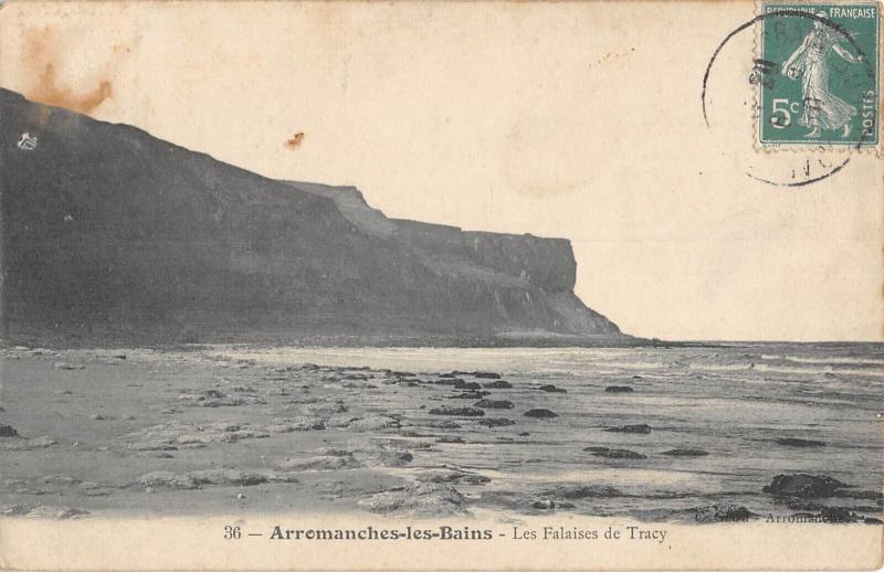 Carte postale ancienne Arromanches Les Bains - Les Falaises De Tracy à Arromanches-les-Bains