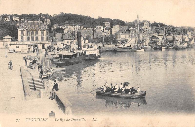 Carte postale ancienne Trouville - Le Bac De Deauville à Deauville