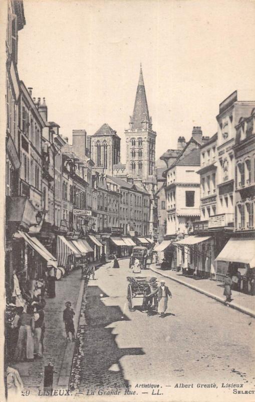Carte postale ancienne Lisieux - La Grande Rue à Lisieux