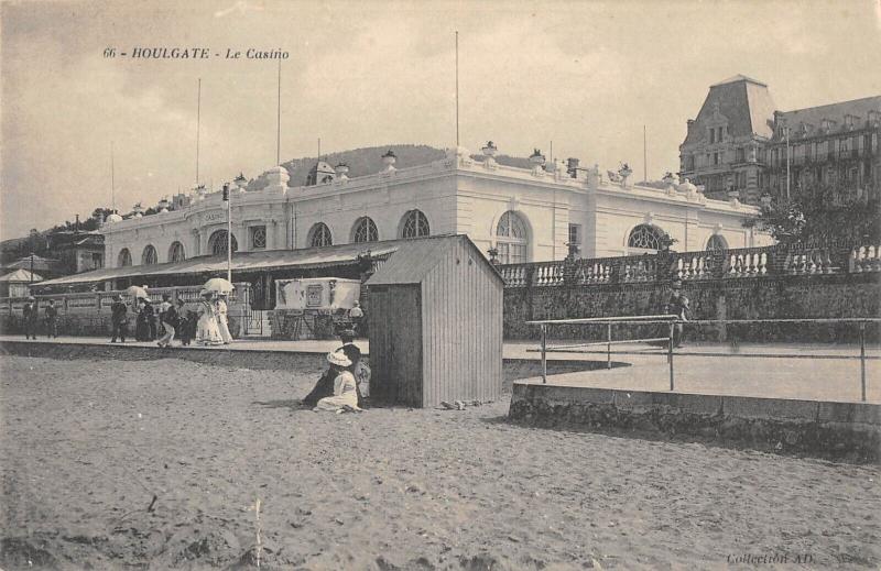 Carte postale ancienne Houlgate - Le Casino à Houlgate