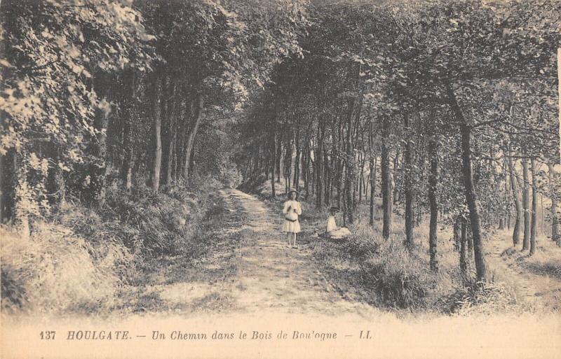 Carte postale ancienne Houlgate - Un Chemin Dans Le Bois De Boulogne à Houlgate