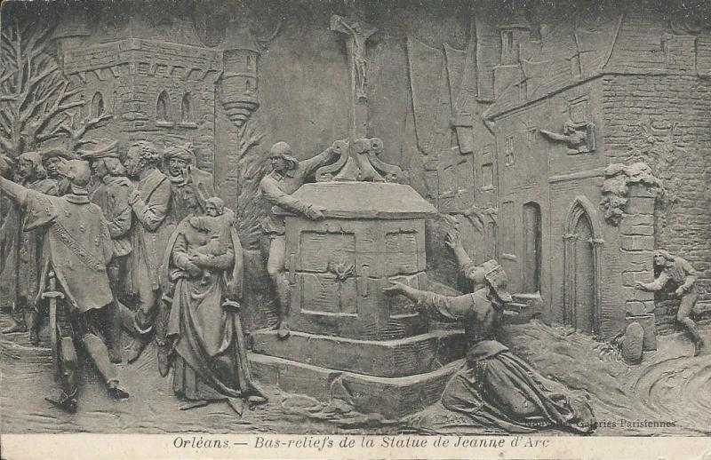 Carte postale ancienne Bas-reliefs de la Statue de Jeanne d'Arc à Orléans