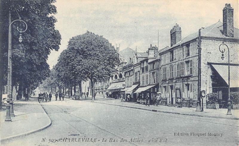 Carte postale ancienne Charleville - Le Bas Des Allees - Cote Est