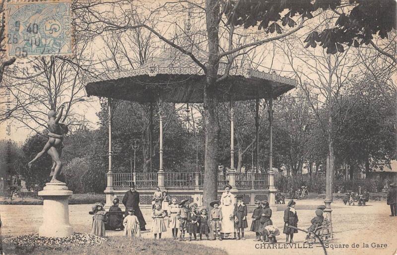 Carte postale ancienne Charleville - Square De La Gare