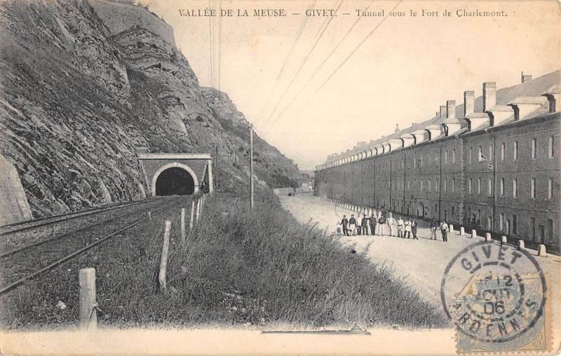 Carte postale ancienne Givet - Tunnel Sous Le Fort De Charlemont à Givet