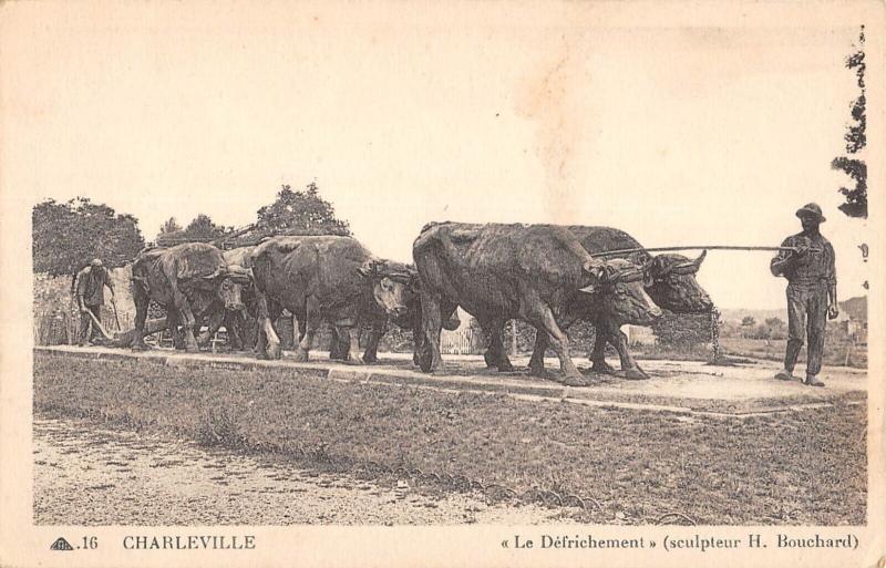 Carte postale ancienne Charleville - Le Defrichement