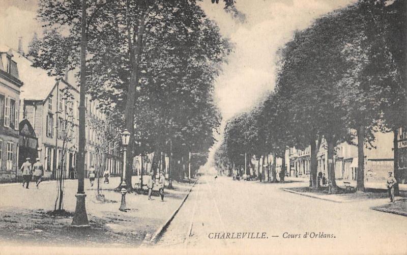 Carte postale ancienne Charleville - Cours D'Orleans