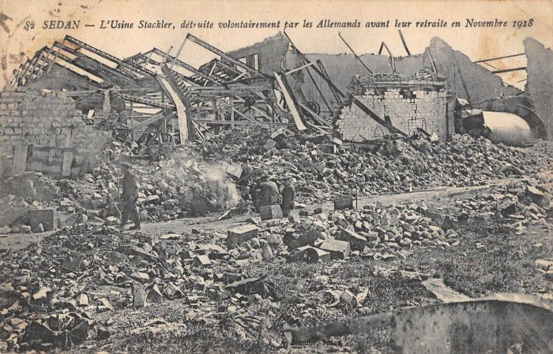 Carte postale ancienne Sedan - L'Usine Stackler Detruite Volontairement Par Les Allemands à Sedan