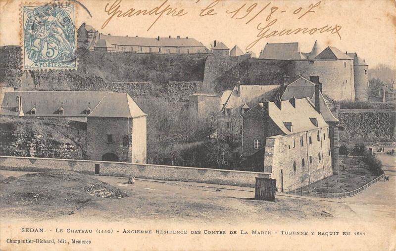 Carte postale ancienne Sedan - Ancienne Residence Des Comtes De La Mark à Sedan