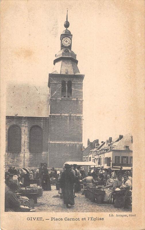 Carte postale ancienne Givet - Place Carnot Et Eglise à Givet