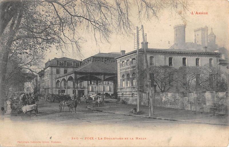 Carte postale ancienne Foix - Le Boulevard Et La Halle à Foix