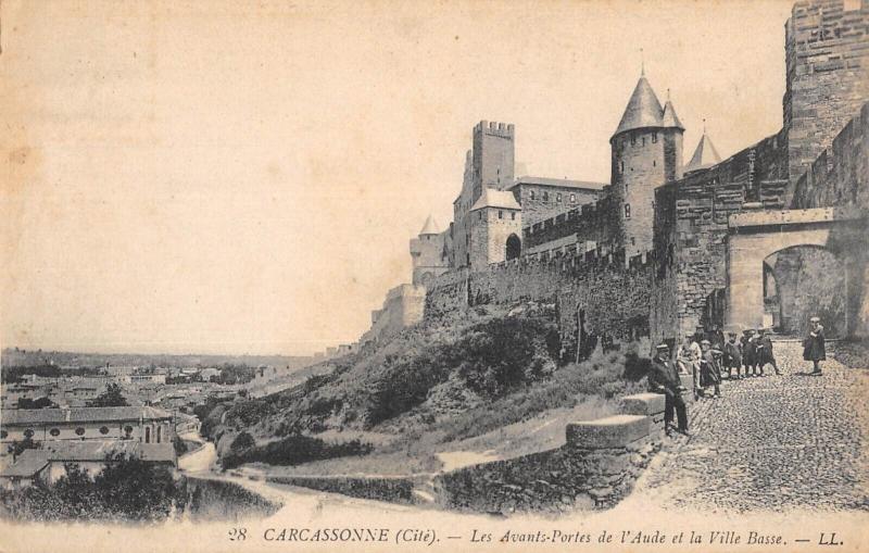 Carte postale ancienne Carcassone - Les Avants Portes De L'Aude Et La Ville Basse