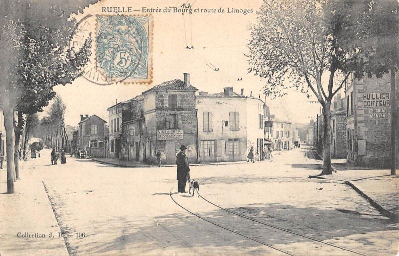 Carte postale ancienne Ruelle - Entree Du Bourg Et Route De Limoges